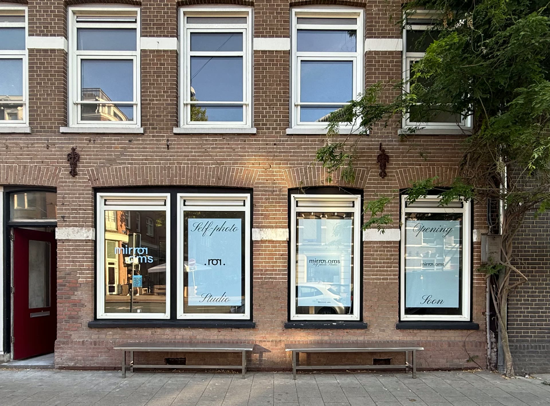 The mirror.ams studio storefront on Tweede Hugo de Grootstraat, Amsterdam